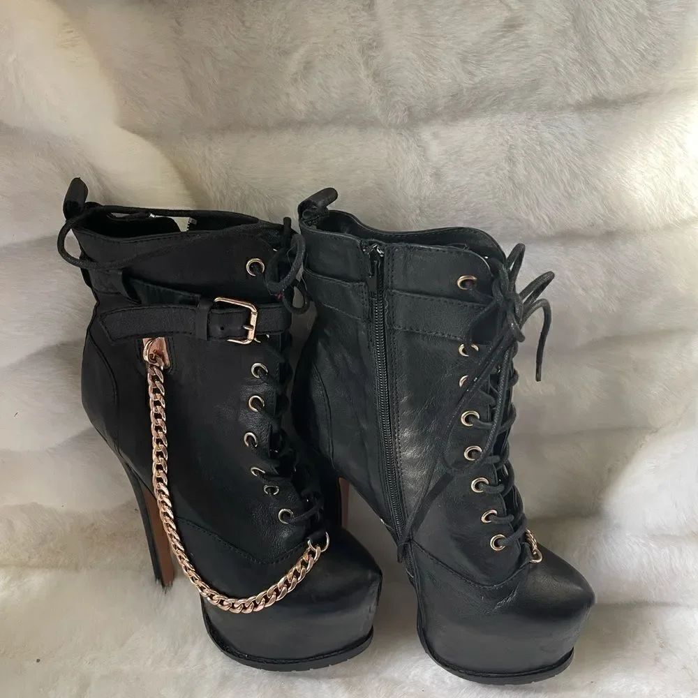 Zigi Girl Leather blk skate lace up boots with rose gold tone chain acc… - Picture 6 of 12